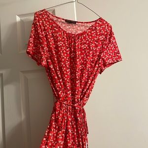 BR floral dress, very comfy! Great for any occasion.